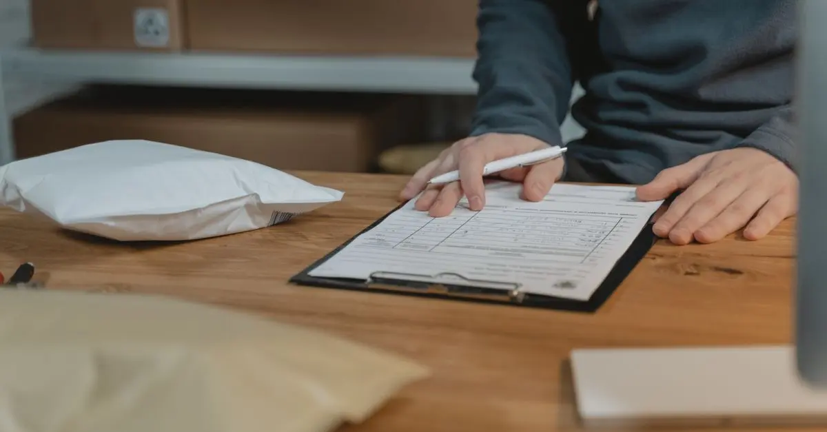 Minimalisme Voyage : Comment Créer une Checklist Efficace