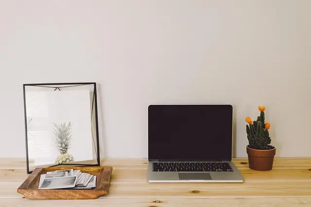 Comment Organiser un Voyage Minimaliste Réussi