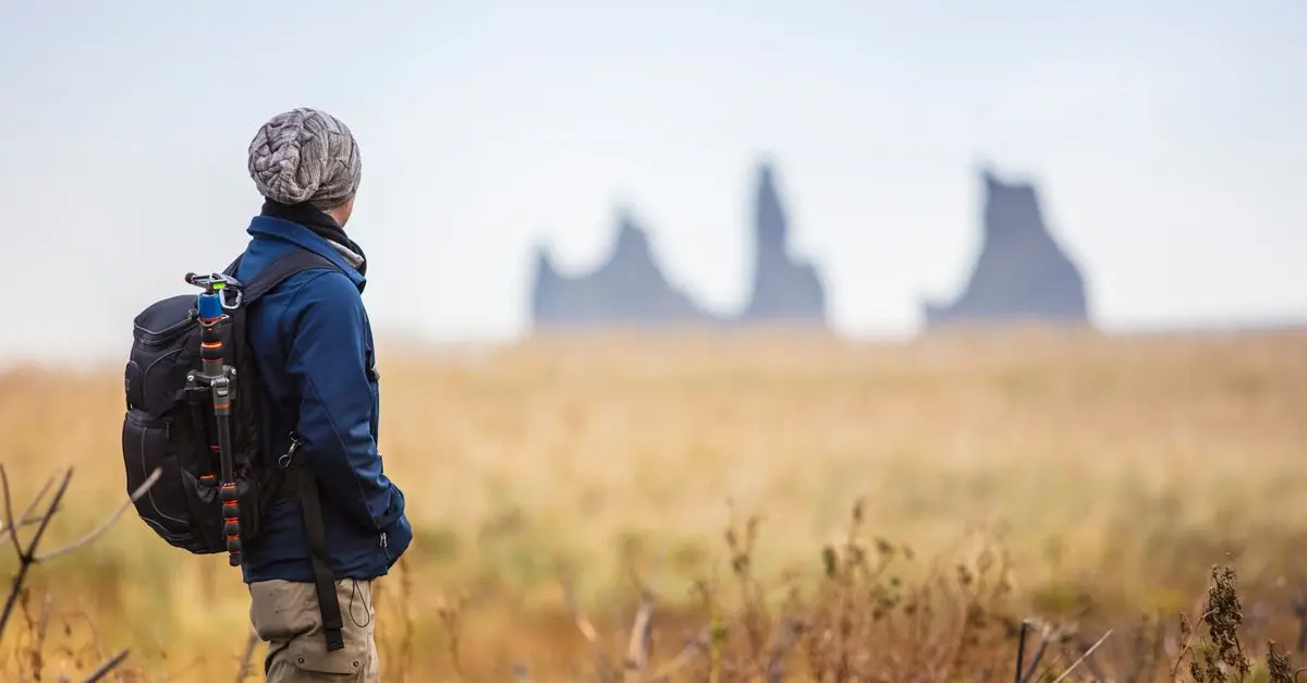 Minimalisme Voyage : Comment Voyager Léger sans Sac à Dos