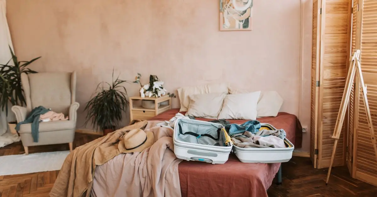Minimalisme Voyage : Comment Organiser un Itinéraire Équilibré