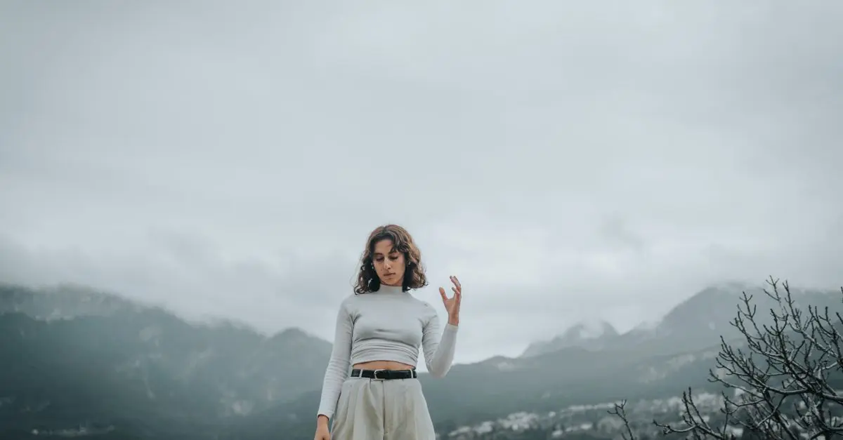 Comment Voyager Minimaliste avec des Vêtements Multifonctions