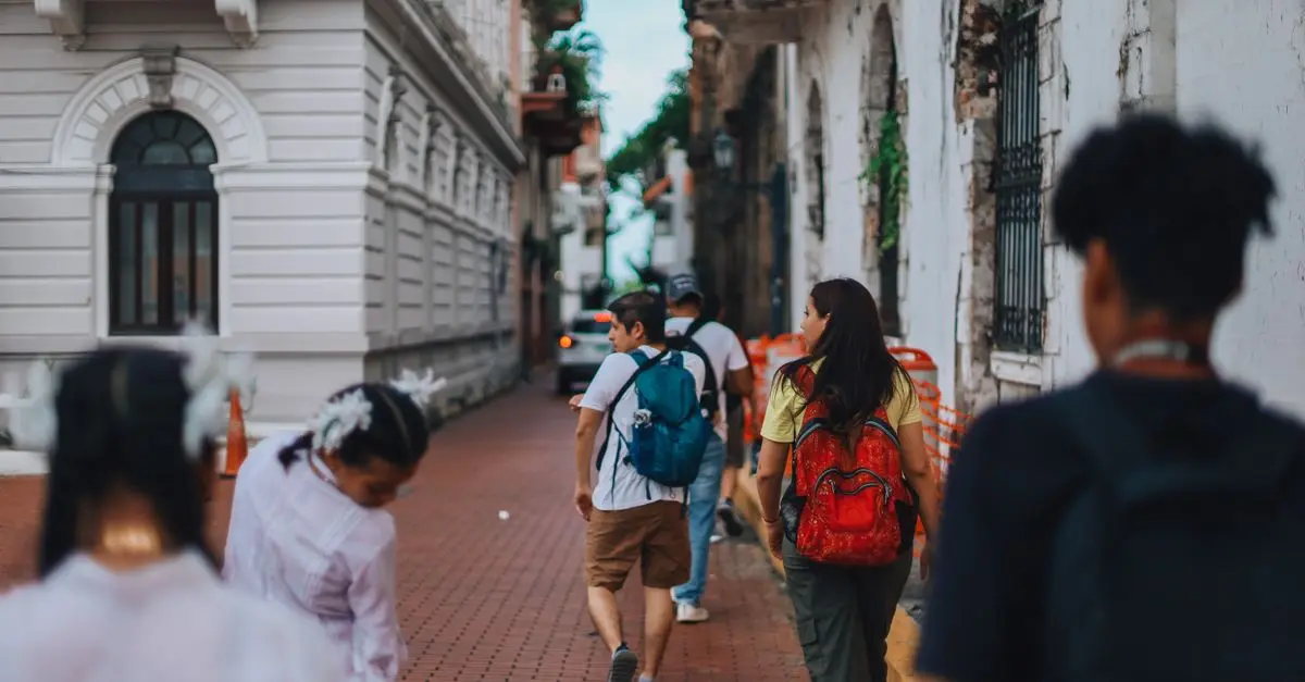 Minimalisme Voyage : Comment Profiter des Rencontres Inoubliables
