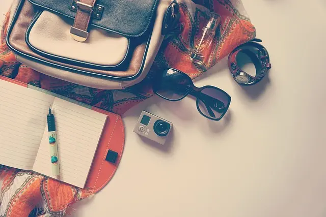 Comment Organiser un Voyage Minimaliste : Guide Pratique