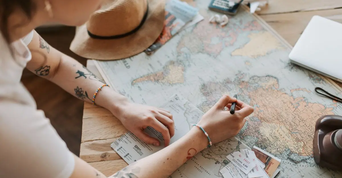 Comment Créer un Itinéraire de Voyage Minimaliste Réussi