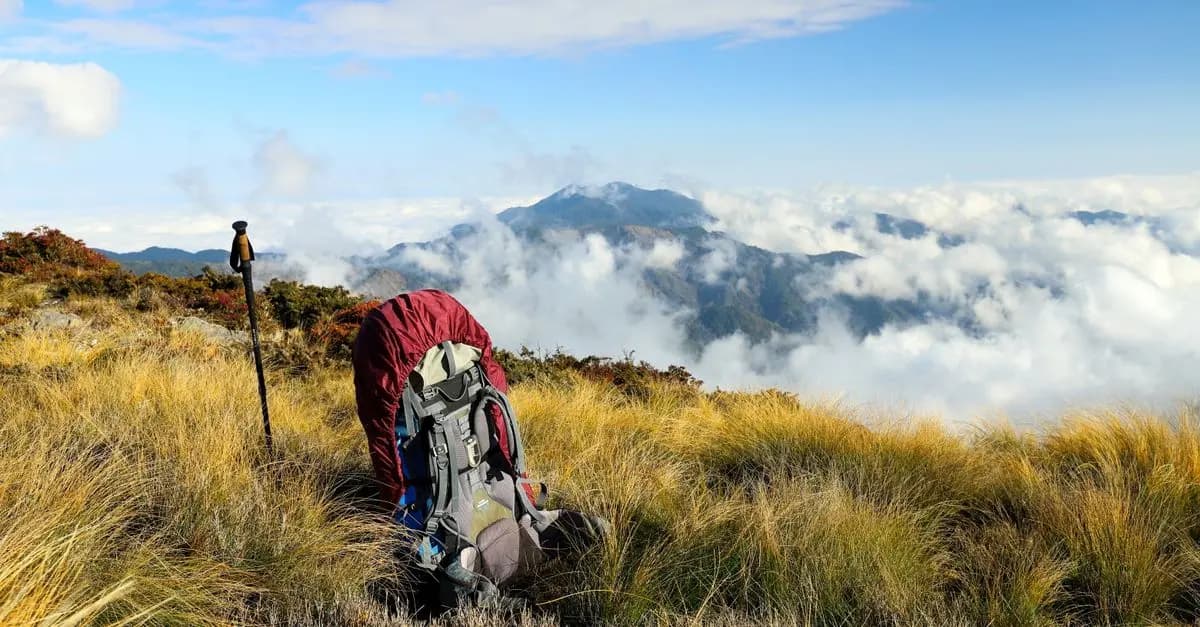 Minimalisme Voyage : 7 Astuces pour Voyager Sans Stress