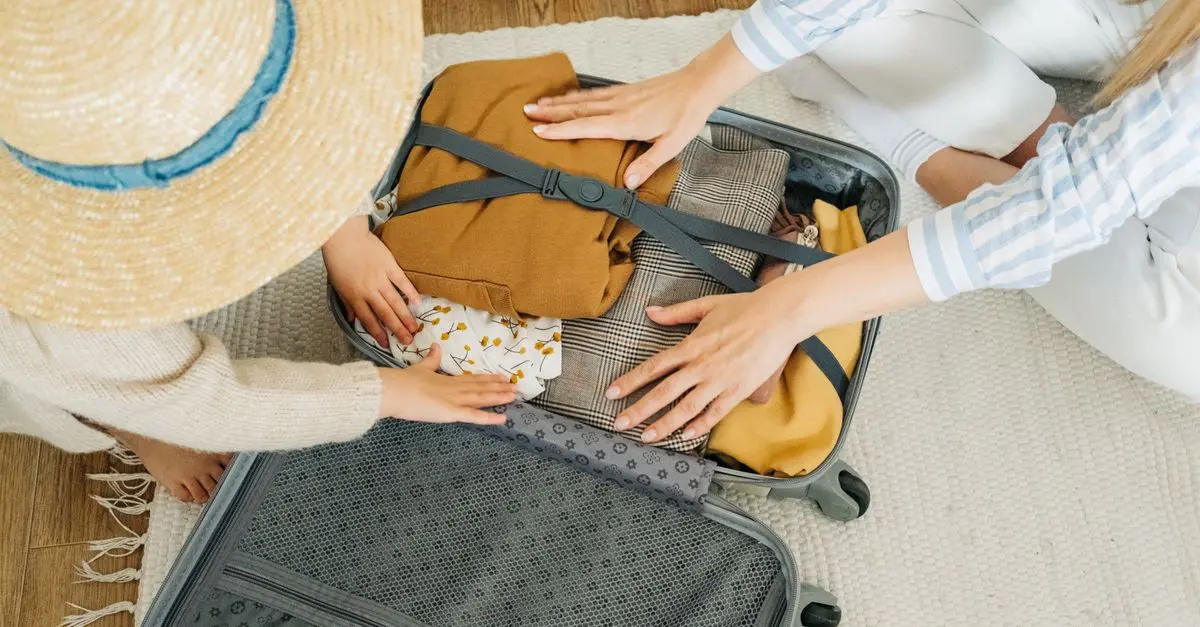 Minimalisme en Voyage : Les Clés d'une Préparation Réussie