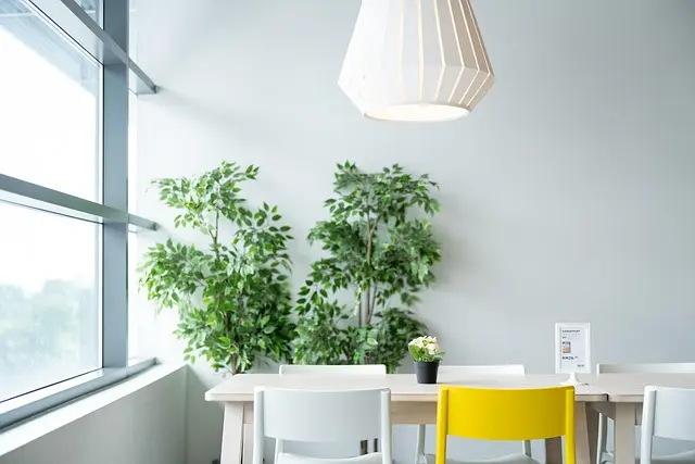 Minimalisme en Voyage : Comment Voyager Léger avec des Vêtements Multifonctions