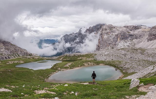 Comment Réussir un Voyage Minimaliste en Douceur