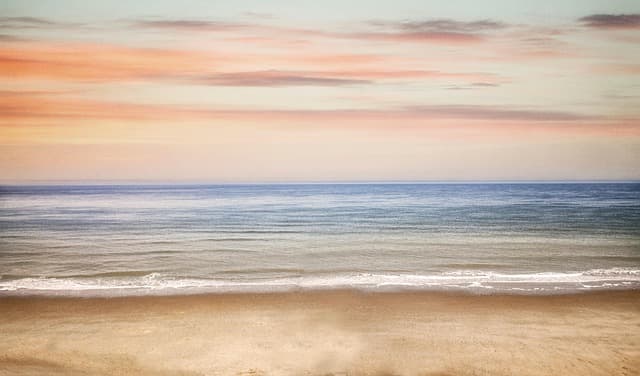 Les 10 Meilleures Astuces pour Voyager Minimaliste et Économiser