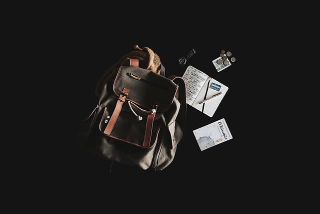 Voyager Minimaliste : Les Bienfaits de Simplifier Vos Séjours
