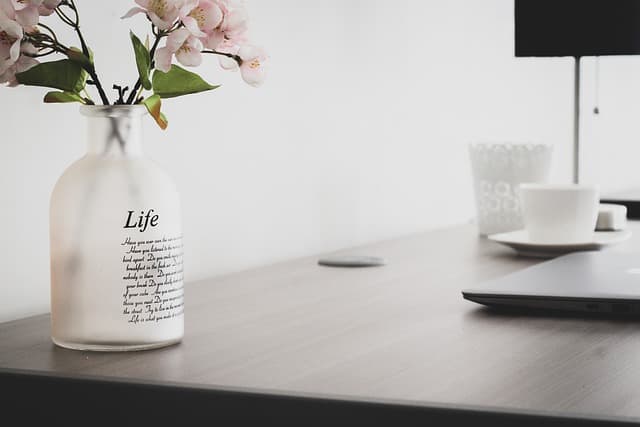 Minimalisme Voyage : Comment Choisir des Accessoires Pratiques