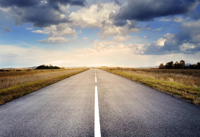 Comment Équilibrer Pragmatisme et Aventure en Voyage Minimaliste