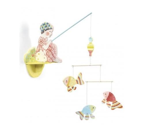 Mobile en bois - La Petite Fille à la Pêche